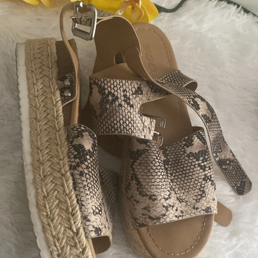 Elegant Snakeskin Espadrille Sandals